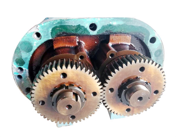 罗茨风机维修2.jpg 罗茨风机维修2.jpg